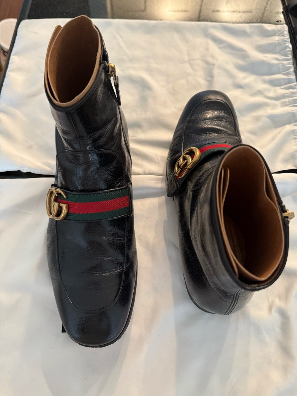 Gucci Black Leather Ankle Boots with Green and Red strap and Gold GG - Picture 5 of 10